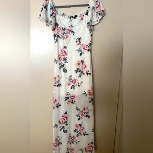 Floral off the shoulder Maxi dress